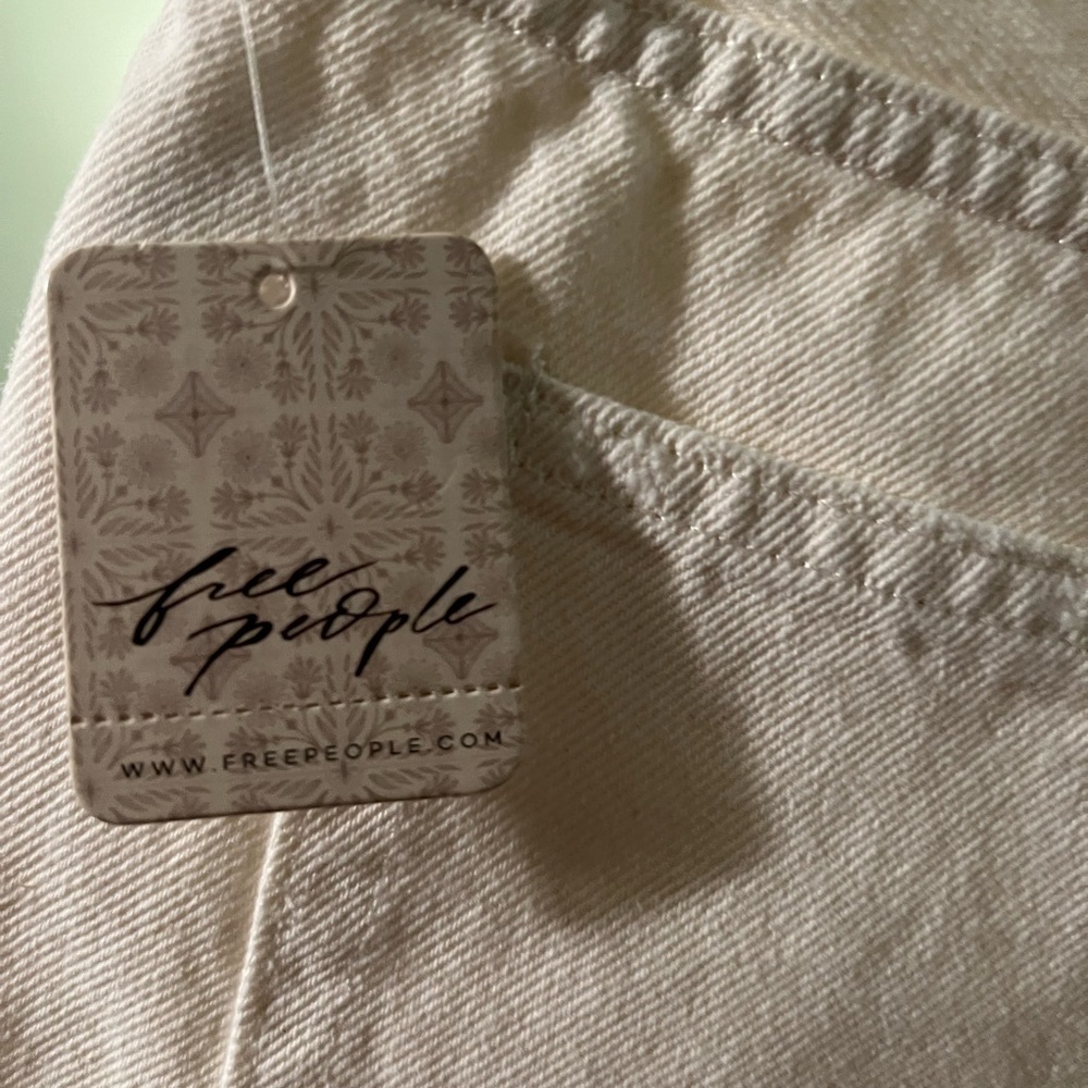 We The Free People Twentyfour White Makai Cutoff Denim Shorts NWR 24 #2507 - Picture 10 of 15